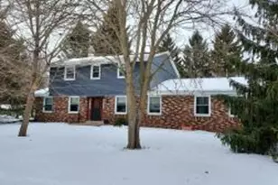 7808 W Plainsview Dr, Franklin, WI 53132 - Photo 1