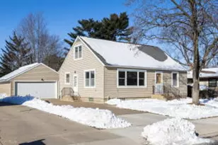 341 5th Ave, Onalaska, WI 54650 - Photo 1