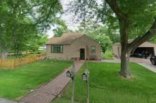 1704 S Berlin Ave, New Berlin, WI 53151 - Photo 1