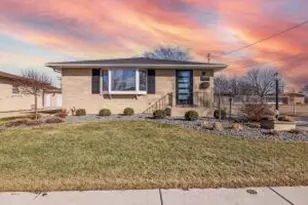 2219 17th Ave, Kenosha, WI 53140 - Photo 1