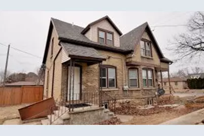2011  Madison St, Manitowoc, WI 54220 - Photo 1