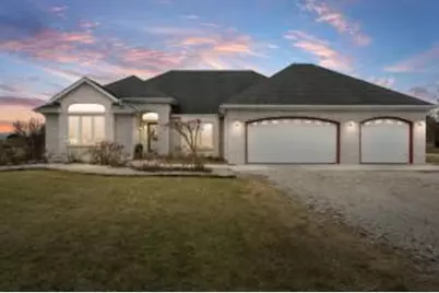 439  92nd St, Racine, WI 53126 - Photo 1