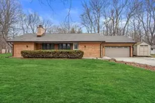 2570 Gaywood Ct, Brookfield, WI 53045 - Photo 1