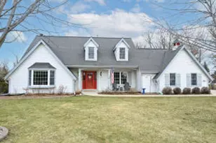 N51W16948 Fair Oak Pkwy, Menomonee Falls, WI 53051 - Photo 1