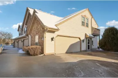 8648 S Roxbury Way, Oak Creek, WI 53154 - Photo 1