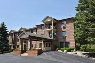 530 N Silverbrook Dr, West Bend, WI 53090 - Photo 1