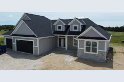 527  Talbots Woods Dr, Dousman, WI 53118 - Photo 1