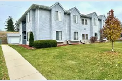 907  Fox Creek Dr, Watertown, WI 53098 - Photo 1