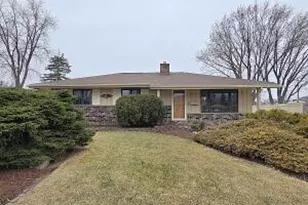 W147N8355 Manchester Dr, Menomonee Falls, WI 53051 - Photo 1