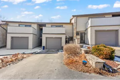 987  Lake Country Ct, Oconomowoc, WI 53066 - Photo 1