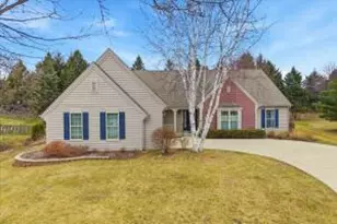 446 W Bridge Ct, Grafton, WI 53024 - Photo 1