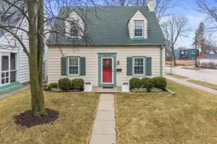 4975 N Hollywood Ave, Whitefish Bay, WI 53217 - Photo 1