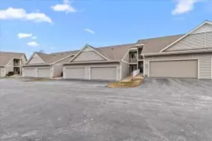 986 Oconomowoc Pkwy, Oconomowoc, WI 53066 - Photo 1