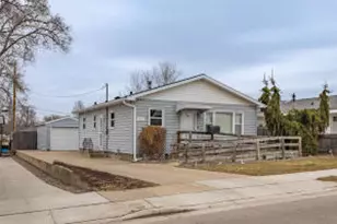 1111 Pierce St, Onalaska, WI 54650 - Photo 1