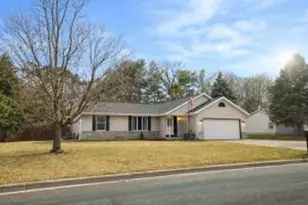 1327 Montclair Pl, Fort Atkinson, WI 53538 - Photo 1