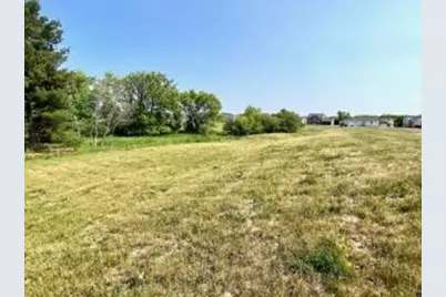 W206N17570  Hidden Creek Rd, Jackson, WI 53037 - Photo 1