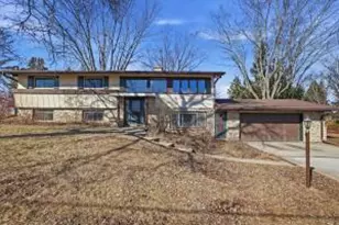 255 Hilldale Dr, Hartford, WI 53027 - Photo 1