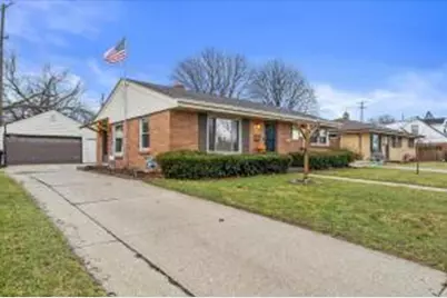 1111  Shorecrest Dr, Racine, WI 53402 - Photo 1