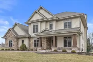 W243N2743 Creekside Dr, Pewaukee, WI 53072 - Photo 1