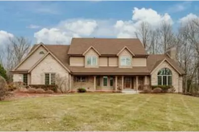 150  Bunker Hill Dr, Brookfield, WI 53005 - Photo 1