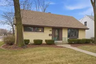 1402 N 21st St, Manitowoc, WI 54220 - Photo 1