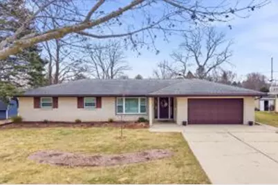 N75W6969  Linden St, Cedarburg, WI 53012 - Photo 1
