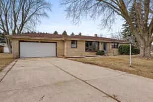 4126 N 47th Pl, Sheboygan, WI 53083 - Photo 1
