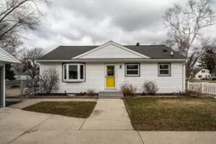 1129 3rd Ave, Grafton, WI 53024 - Photo 1