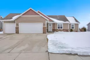 538 T-Bird Dr, Fond du Lac, WI 54935 - Photo 1