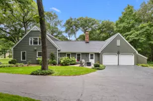 N63W29784 Woodfield Ct, Merton, WI 53029 - Photo 1