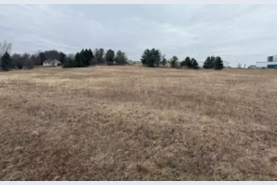 5660 W Oakwood Rd, Franklin, WI 53132 - Photo 1