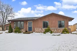 2915 Thornapple Ct, Racine, WI 53402 - Photo 1
