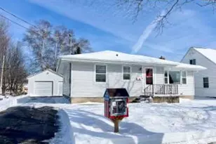 703 S 33rd St, Manitowoc, WI 54220 - Photo 1