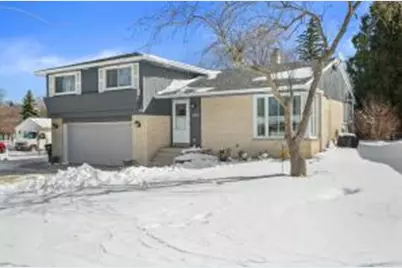4614 N 107th St, Wauwatosa, WI 53225 - Photo 1