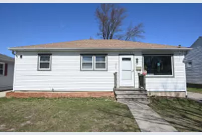 4922 W Norwich Ct, Milwaukee, WI 53220 - Photo 1