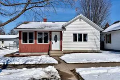 518  7th St, Winona, MN 55987 - Photo 1