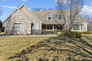 293 Westfield Way, Pewaukee, WI 53072 - Photo 1