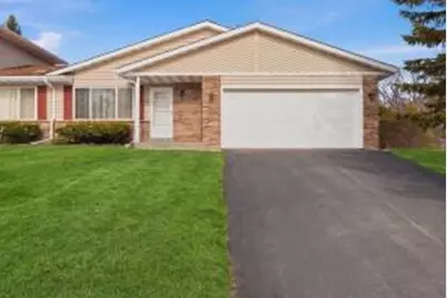 496  Glacier Pass, Slinger, WI 53086 - Photo 1