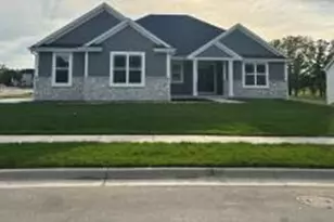 W207N5817 Muirfield Dr, Menomonee Falls, WI 53051 - Photo 1