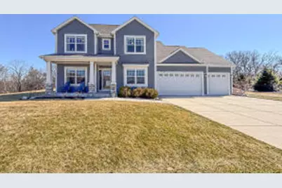 W275N358  Arrowhead Trl, Pewaukee, WI 53188 - Photo 1
