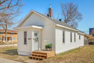 1303 6th St, La Crosse, WI 54601 - Photo 1