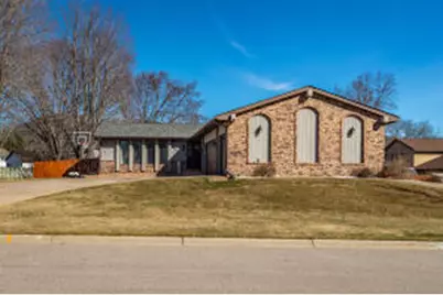 1206  Greenridge Dr, Onalaska, WI 54650 - Photo 1