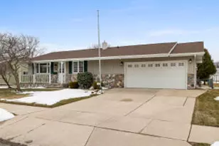 1702 S 25th St, Manitowoc, WI 54220 - Photo 1