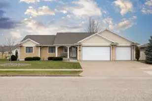 1108 Newport Ln, Holmen, WI 54636 - Photo 1