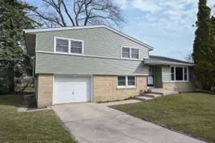 1110 Harmony Dr, Racine, WI 53402 - Photo 1