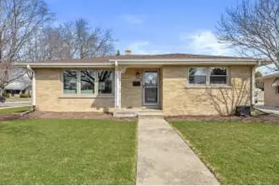 2424  24th St, Kenosha, WI 53140 - Photo 1