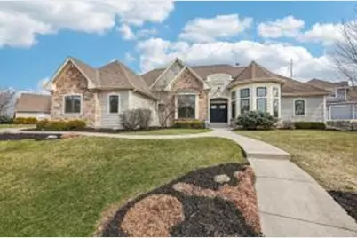 560  Birchwood Dr, Hartland, WI 53029 - Photo 1