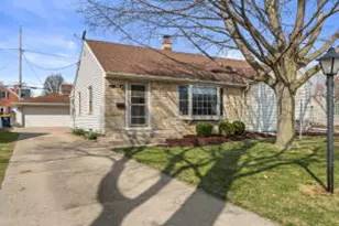 2459 S 82nd St, West Allis, WI 53219 - Photo 1