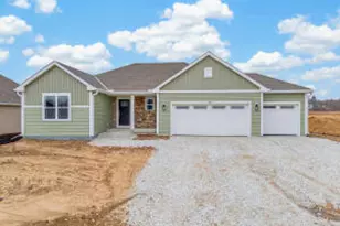 925 Cardinal Ln, Mukwonago, WI 53149 - Photo 1