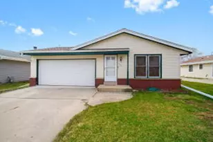 157 W Goldleaf Ave, Milwaukee, WI 53207 - Photo 1